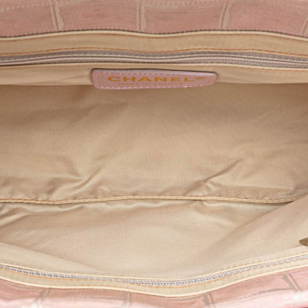 Pre-Loved Chanel New Travel Line Handbag - Picture 4 of 7